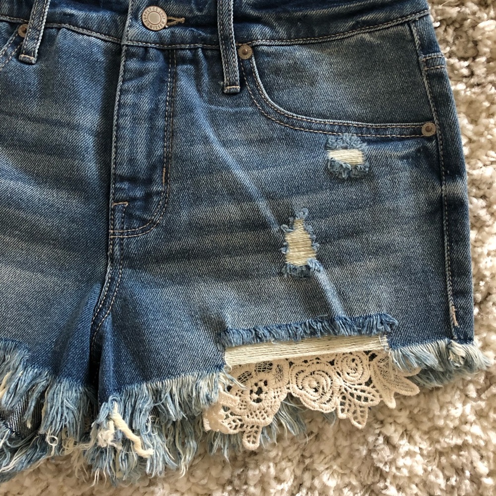 ⛔️SOLD⛔️Denim Cut Off Shorts - Picture 3 of 5